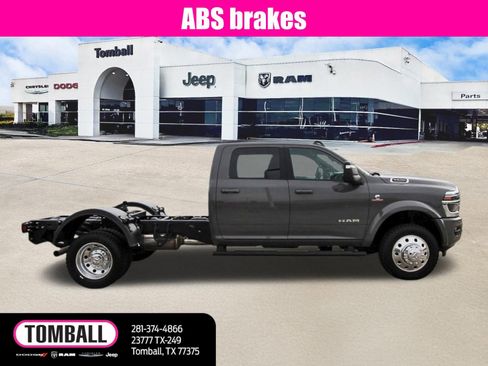 Used 2026 RAM 5500 4x4 Crew Cab w/ Laramie Trim Package image 8