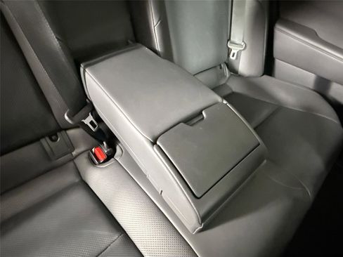 Used 2023 Toyota Crown Limited image 41