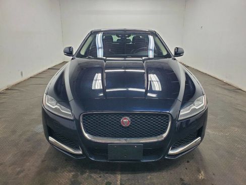 Used 2016 Jaguar XF Premium image 2