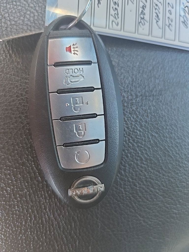 Used 2024 Nissan Armada SL w/ Captain's Chairs Package AWD/4WD image 45