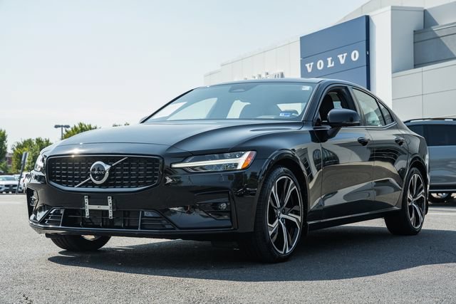 Certified 2023 Volvo S60 B5 Plus w/ Climate Package AWD/4WD image 3