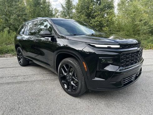 Used 2024 Chevrolet Traverse RS w/ LPO, Floor Liner Package image 3