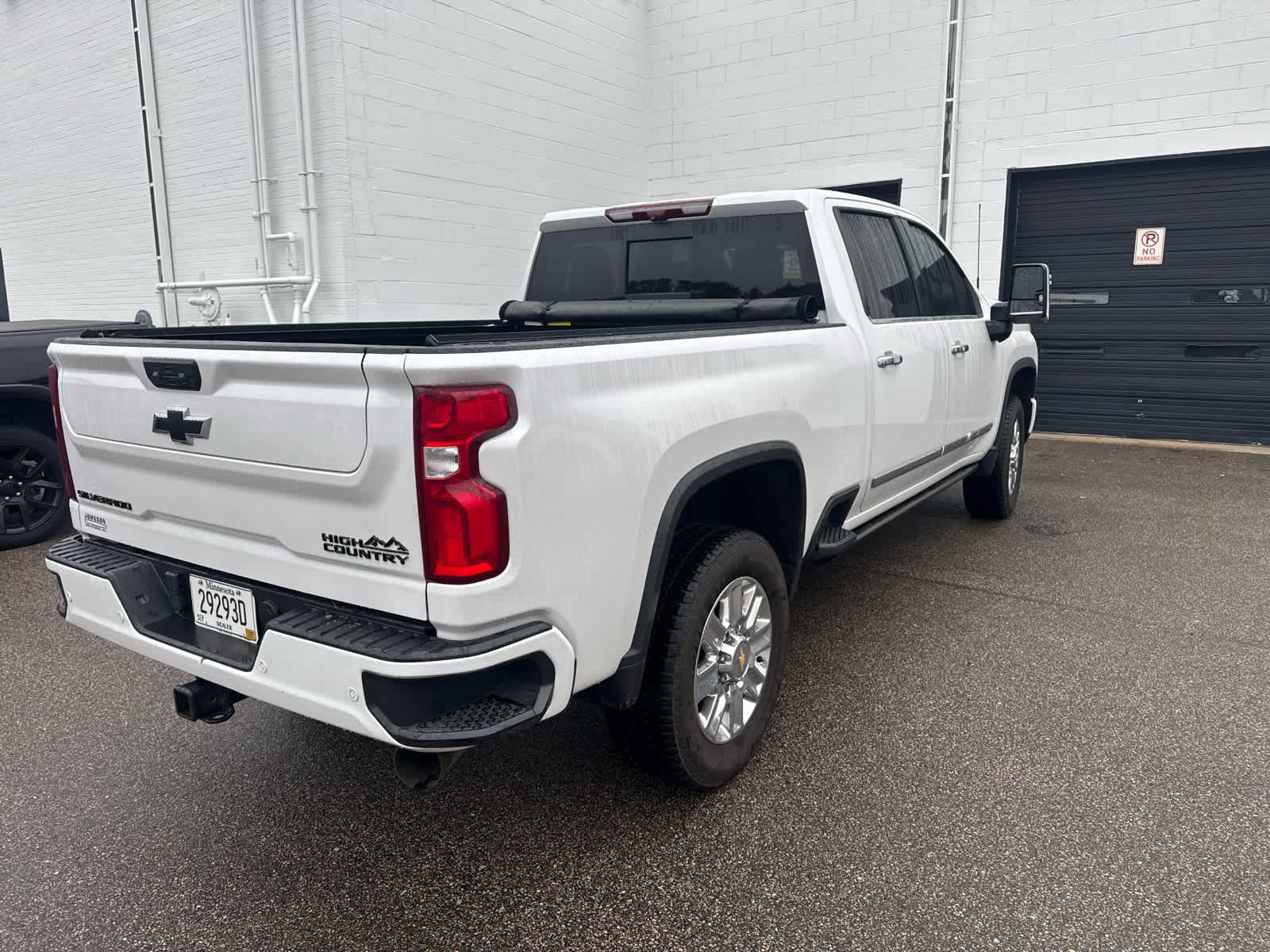 Used 2024 Chevrolet Silverado 2500 High Country w/ High Country Premium Package AWD/4WD image 4
