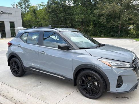 Used 2024 Nissan Kicks SR w/ SR Premium Package FWD image 2