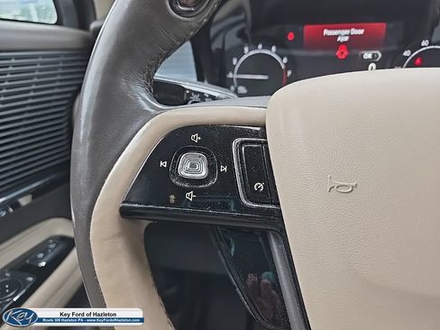 Used 2021 Lincoln Corsair AWD w/ Premium Package image 26