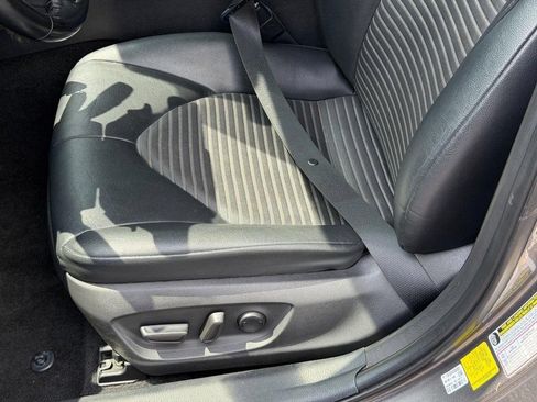 Certified 2021 Toyota Camry SE FWD image 24