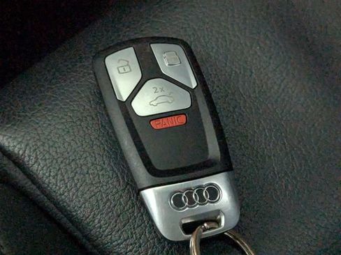 Used 2020 Audi Q5 2.0T Premium AWD/4WD image 23