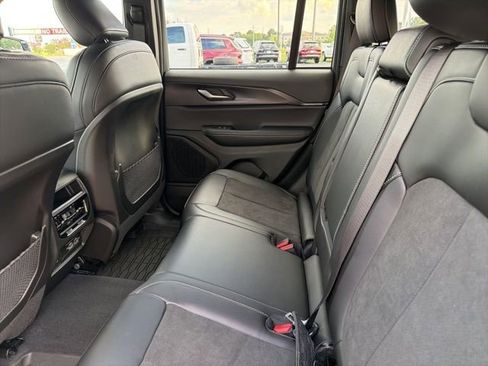 New 2025 Jeep Grand Cherokee Altitude image 22