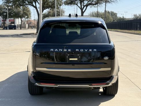 Used 2023 Land Rover Range Rover Long Wheelbase Autobiography image 9