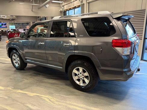 Used 2010 Toyota 4Runner SR5 AWD/4WD image 39
