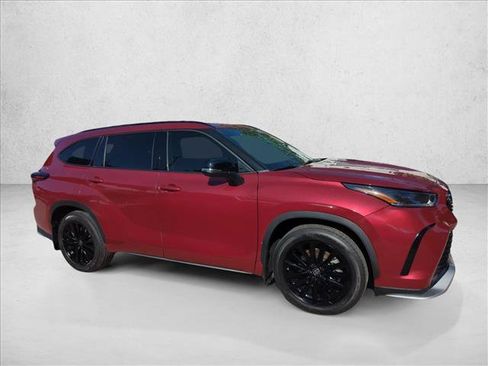 Certified 2024 Toyota Highlander XSE FWD image 4