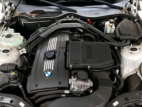 Used 2016 BMW Z4 sDrive35is image 13