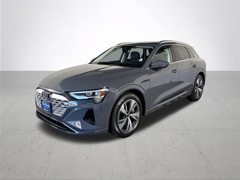 Used 2024 Audi Q8 e-tron Premium Plus AWD/4WD image 2