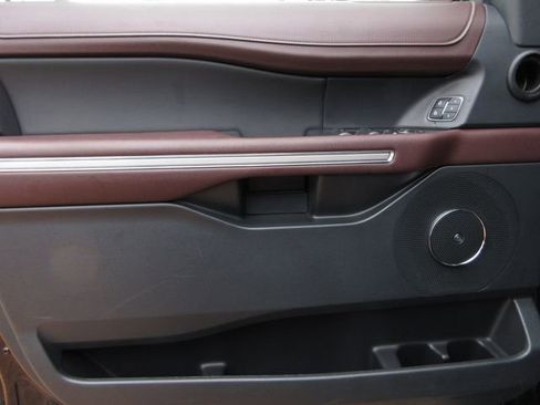 Certified 2022 Ford Expedition Limited image 9