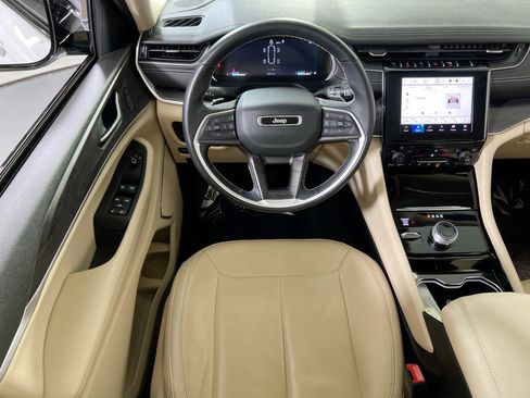 Used 2022 Jeep Grand Cherokee Limited image 22