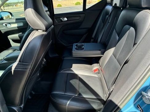 Used 2023 Volvo XC40 B4 Core w/ Convenience Package FWD image 14