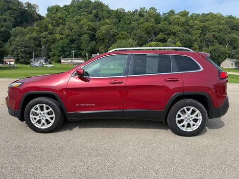 Used 2016 Jeep Cherokee Latitude w/ Cold Weather Group AWD/4WD image 7