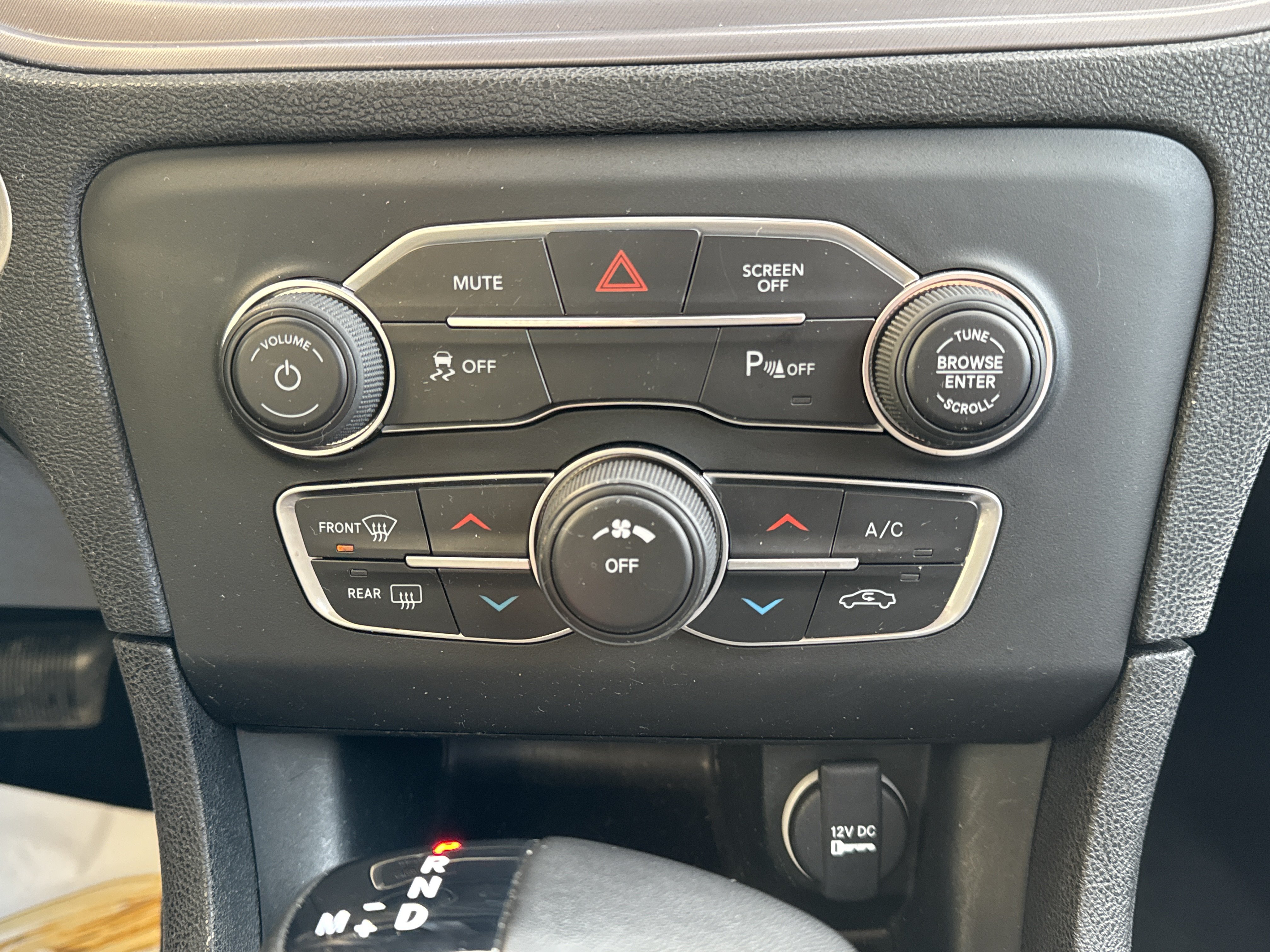 Used 2023 Dodge Charger SXT RWD image 14