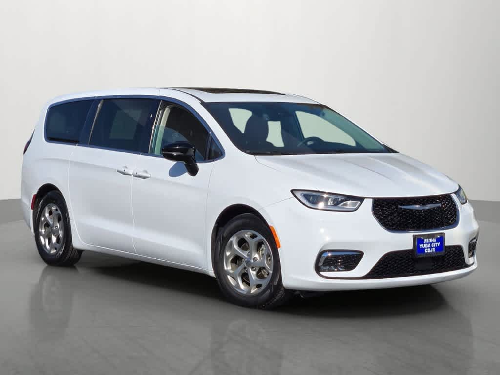 Used 2024 Chrysler Pacifica Limited FWD image 7