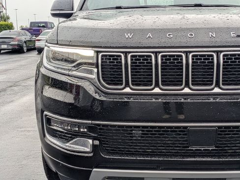 Used 2024 Jeep Wagoneer Series II image 11