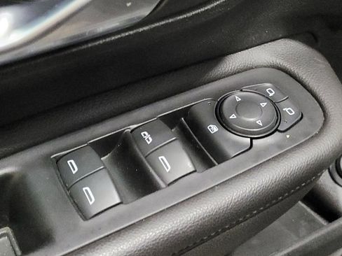 Used 2022 GMC Terrain SLT w/ Tech Package image 27