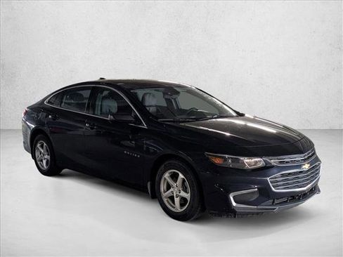 Used 2018 Chevrolet Malibu LS FWD image 3