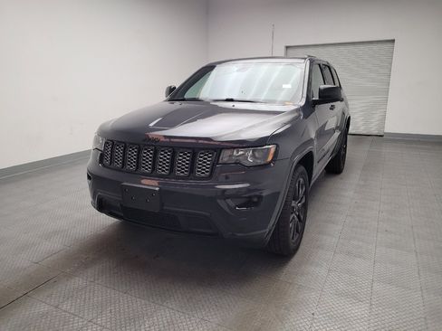 Used 2018 Jeep Grand Cherokee Altitude AWD/4WD image 15