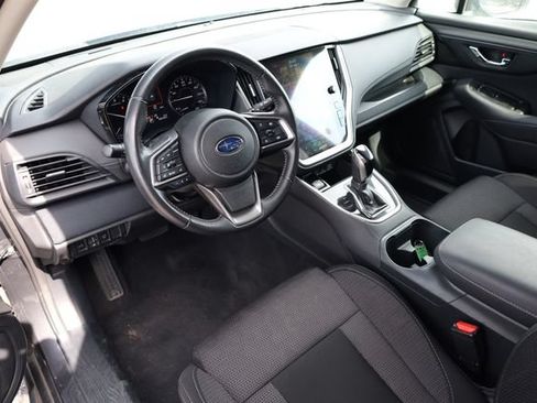 Used 2025 Subaru Outback Premium AWD/4WD image 11