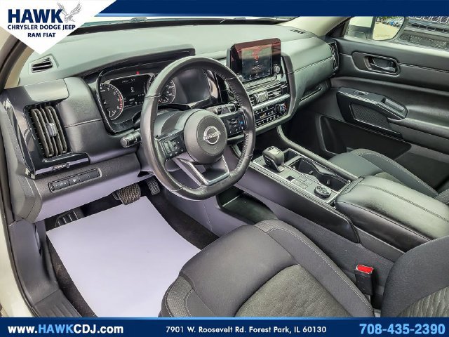 Used 2024 Nissan Pathfinder SV AWD/4WD image 9