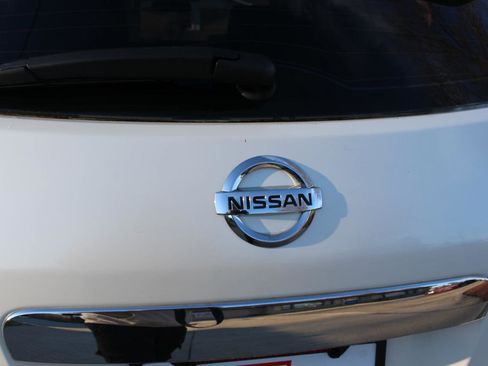Used 2011 Nissan Rogue S image 35