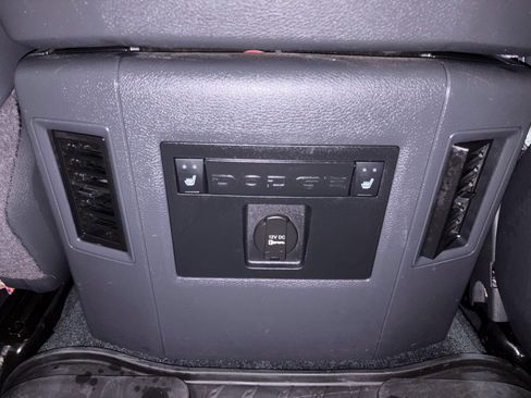 Used 2011 RAM 3500 Laramie AWD/4WD image 21