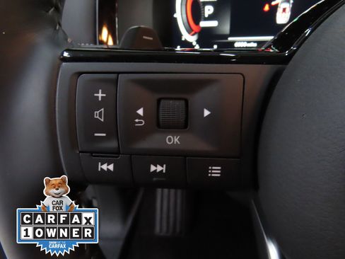 Used 2025 Nissan Pathfinder Platinum image 12