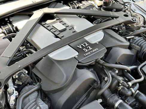 Used 2023 Aston Martin V12 Vantage image 34
