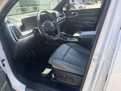 Used 2025 Kia Sorento SX Prestige w/ Sage Leather Package AWD/4WD image 21