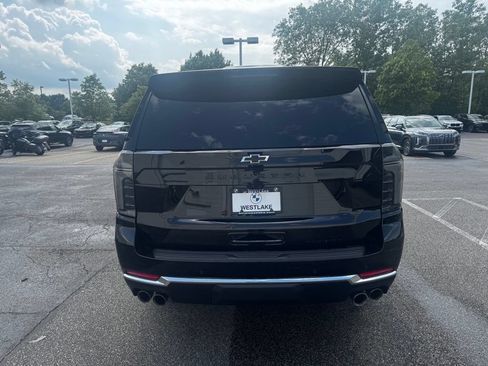 Used 2025 Chevrolet Suburban Premier AWD/4WD image 4