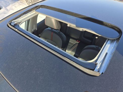 Used 2024 Nissan Sentra SR w/ SR Premium Package image 3