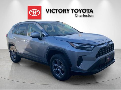 Used 2025 Toyota RAV4 XLE w/ Convenience Package image 5