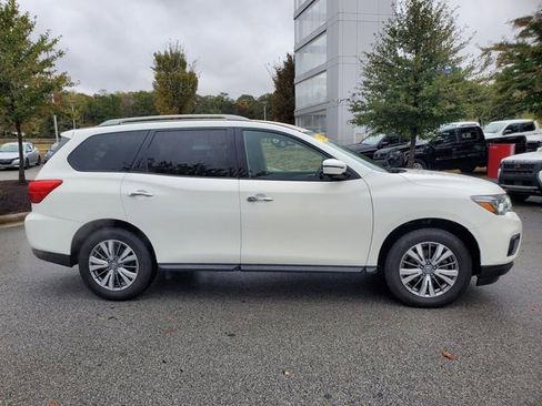 Used 2020 Nissan Pathfinder SL image 5