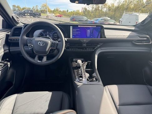 New 2025 Toyota Crown Signia Limited image 15