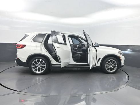 Used 2022 BMW X5 xDrive40i AWD/4WD image 37
