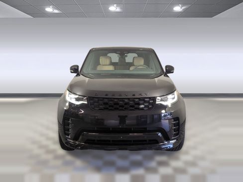 Used 2025 Land Rover Discovery Dynamic SE image 6