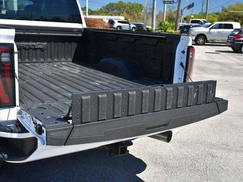 Used 2024 GMC Sierra 2500 AT4 AWD/4WD image 17