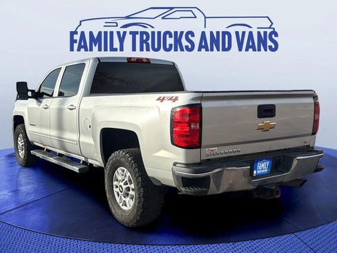 Used 2018 Chevrolet Silverado 2500 LT image 3