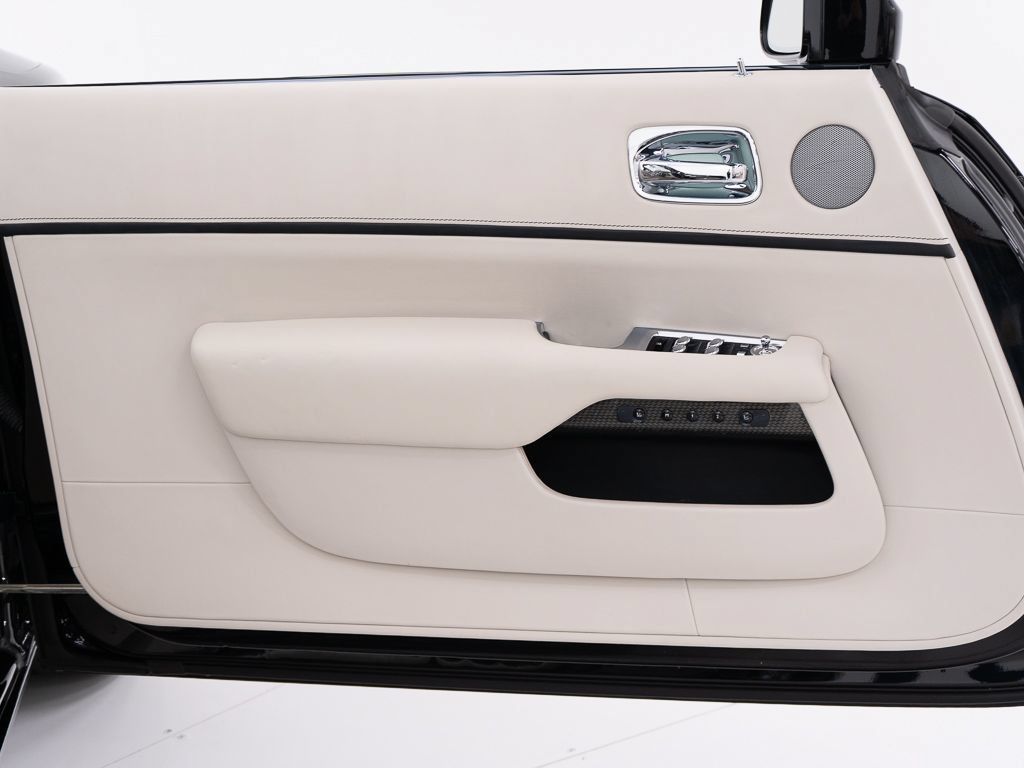 Certified 2018 Rolls-Royce Dawn RWD image 19