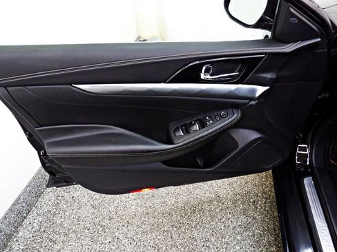 Used 2019 Nissan Maxima 3.5 SV w/ Floor Mat Group FWD image 7