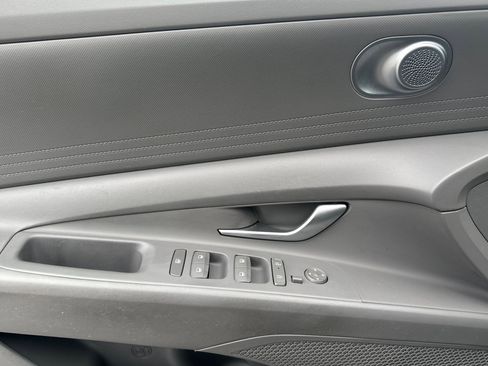 Certified 2024 Hyundai Elantra Blue image 11