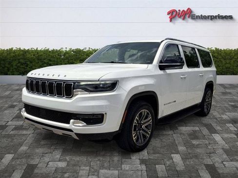 Used 2024 Jeep Wagoneer L Series II RWD image 6