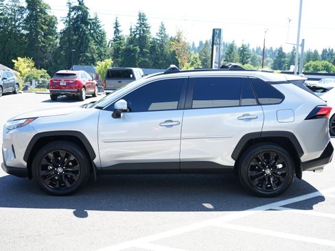 Used 2023 Toyota RAV4 XLE Premium image 6