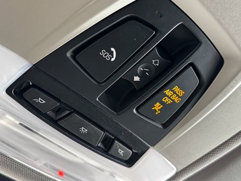 Used 2015 BMW 320i xDrive Sedan image 30