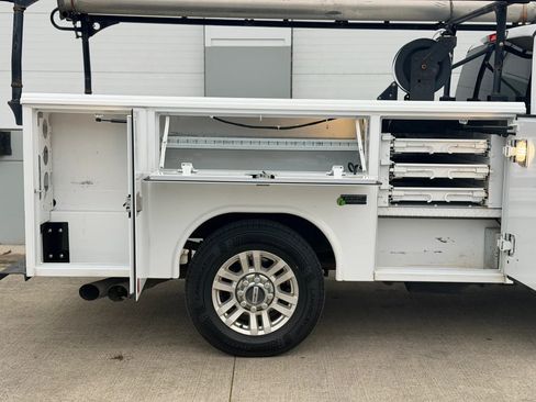 Used 2018 Ford F350 XLT w/ XLT Value Package image 9